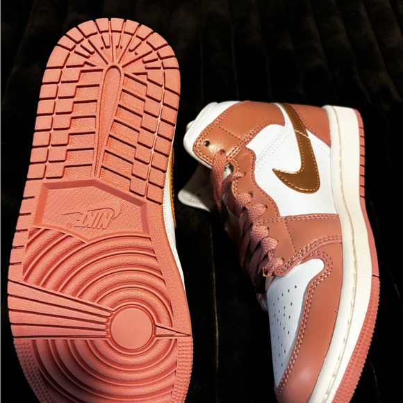 New Jordan Mid Women Red Stardust/Metallic Copper